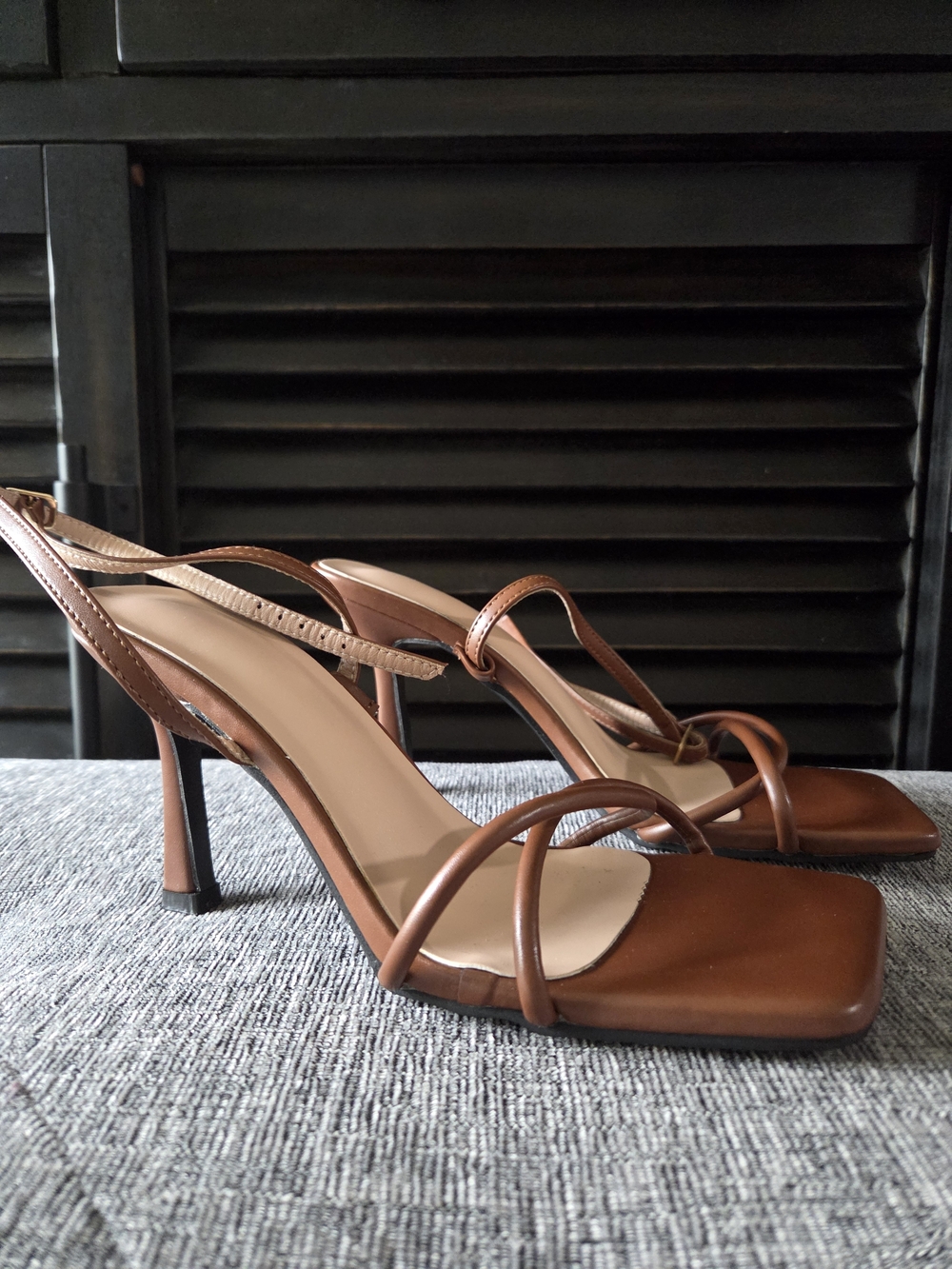 Womens Brown Strappy Heel Sandals Size 37 Square-Toe